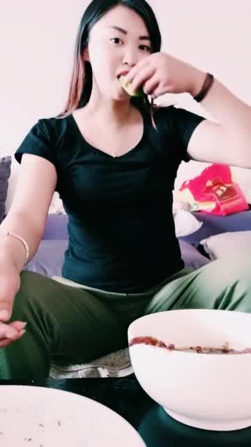 娱乐吃瓜酱去医院尴尬